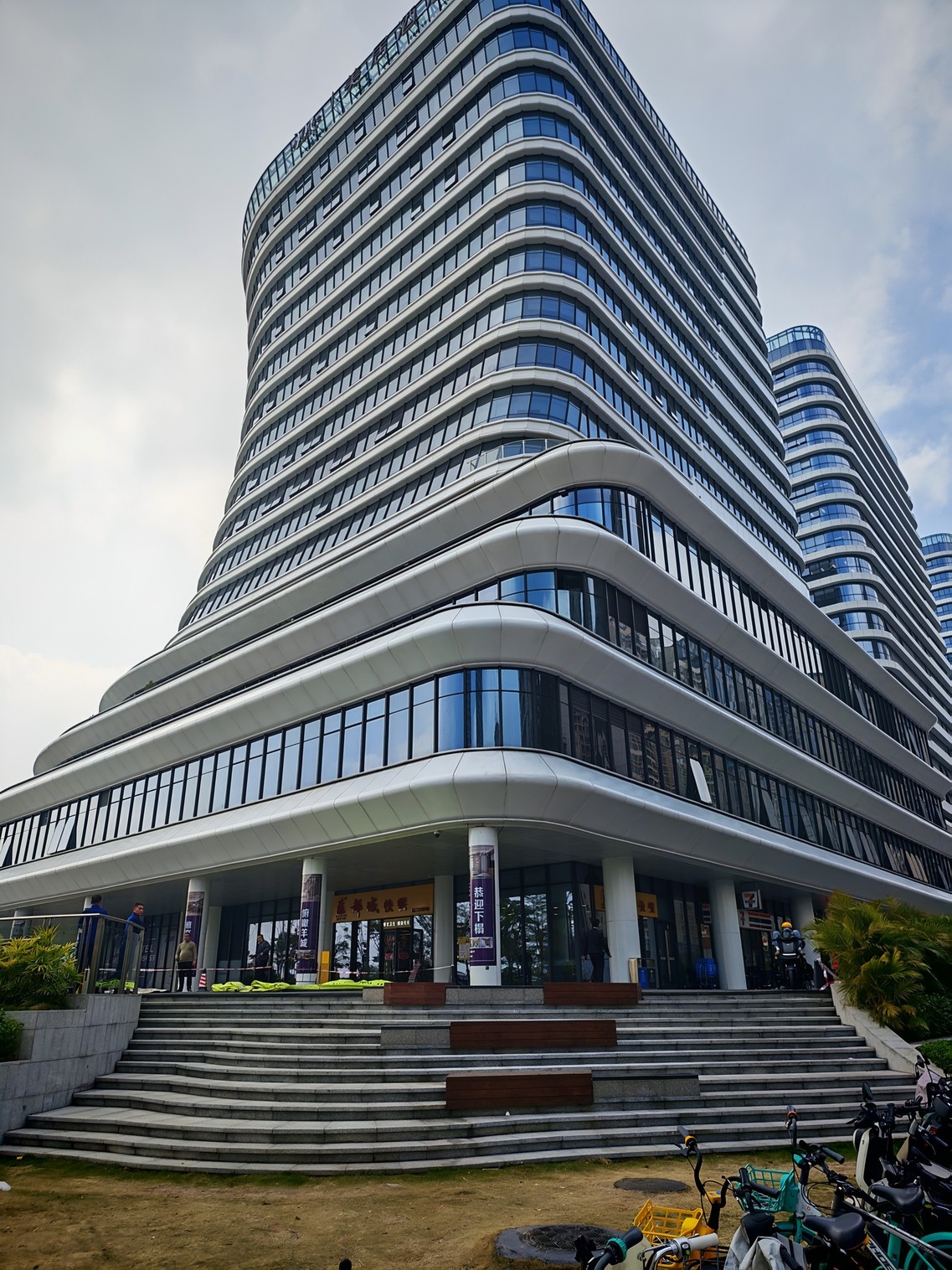 广州天财大厦2、3楼装修欠800万目前已停工、农民工追讨近2年无果