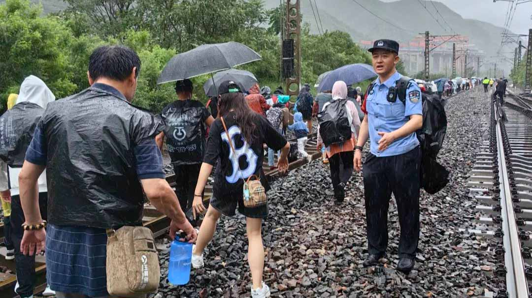 “这身警服就是群众看得见的安全感”